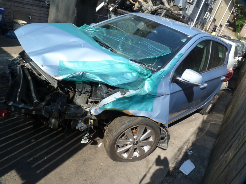 Hyundai 120 CRDi 1.4 Manual D4FC - 2014 SPARESBOYZ STRIPPING FOR SPARES - Private Seller