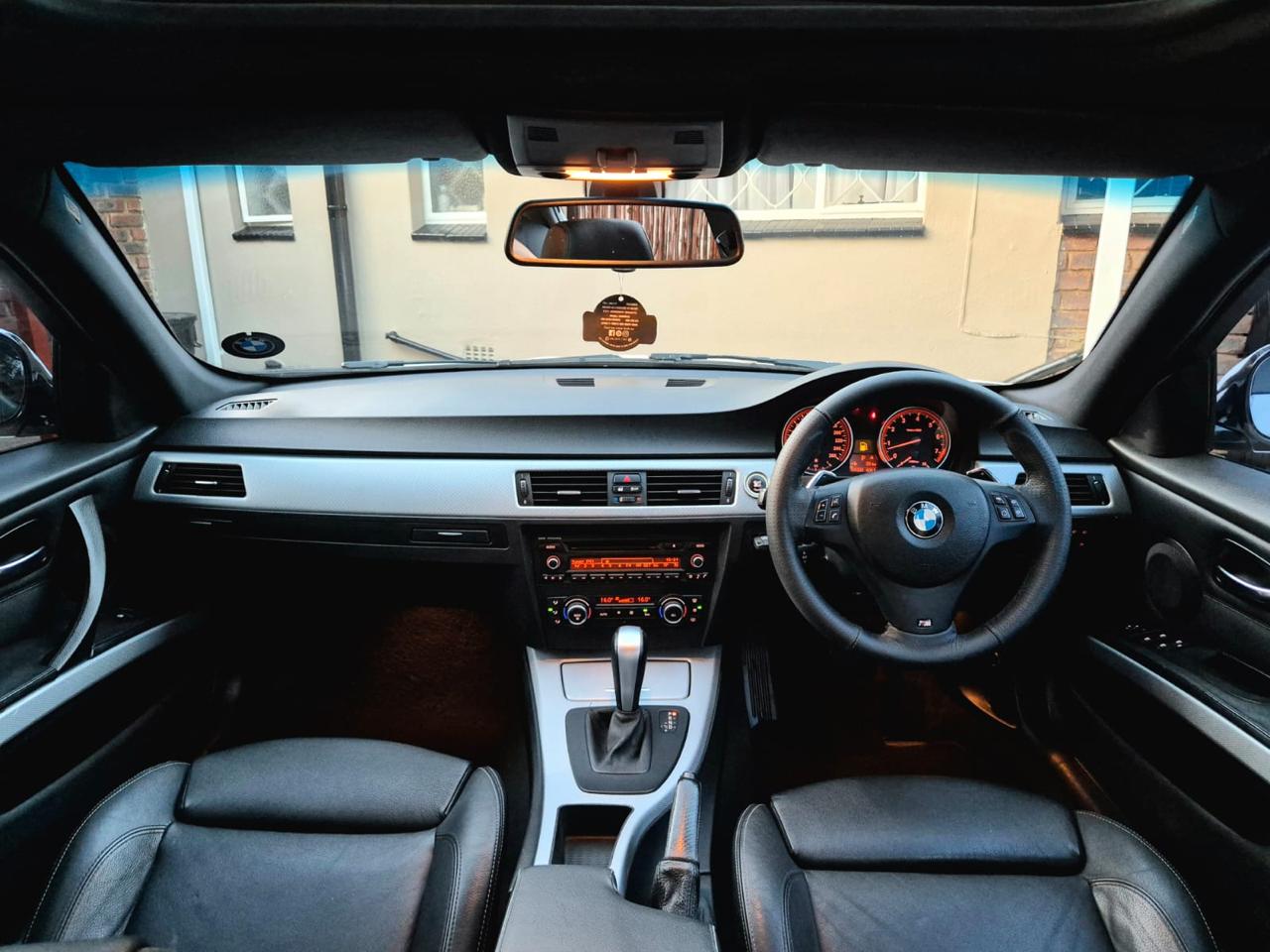 BMW E90 325i 2011 Model