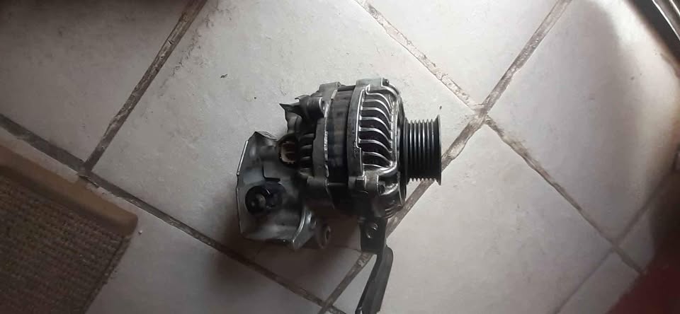 Genuine Honda FRV1.8ivtec Alternator - Private Seller