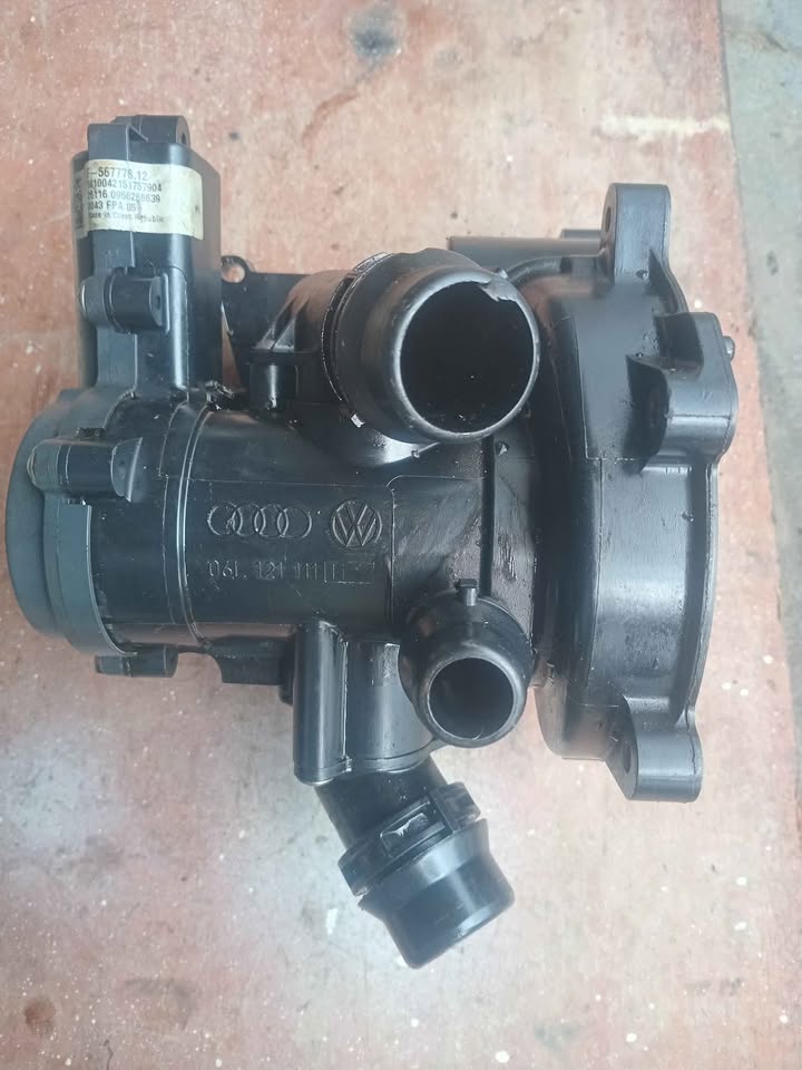 Water Pump Housing Assy 06L121111H For Audi A4 A5 A6 A7 VW Beetle Golf Jetta - Private Seller