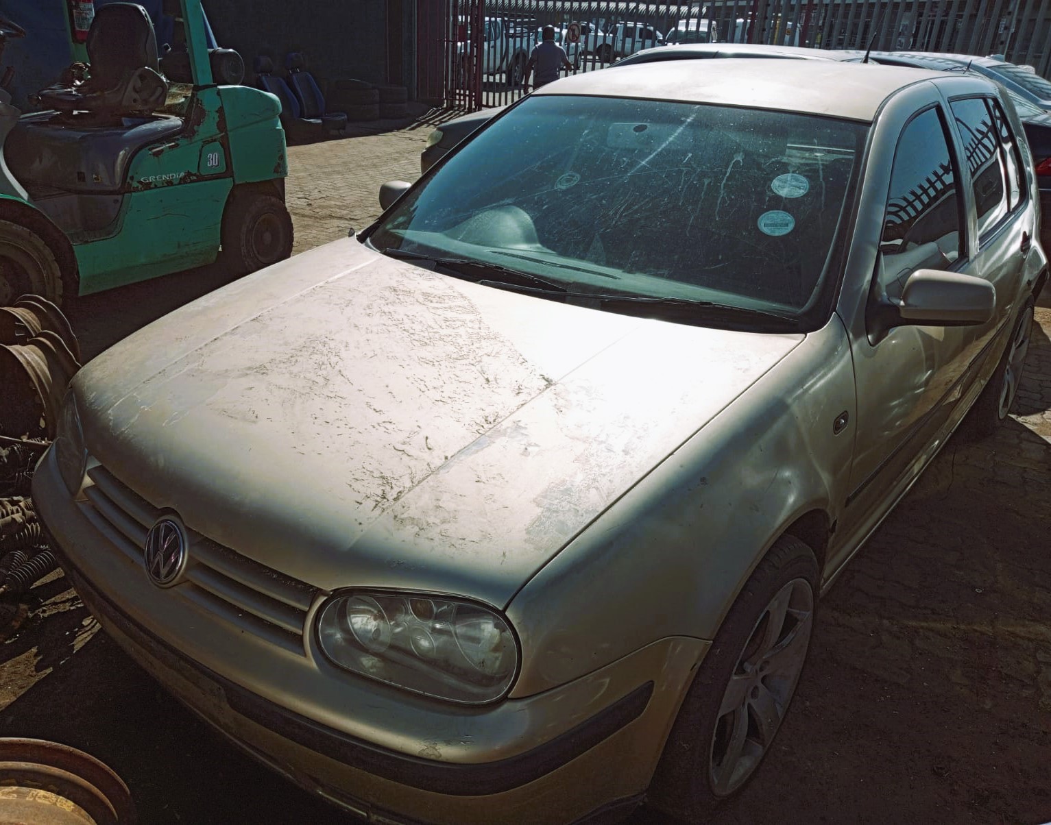2002 VW Golf 4 1.6 - Stripping for Spares
