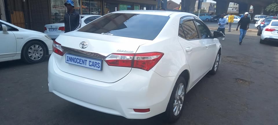 2017 TOYOTA COROLLA PRESTIGE 1.6 PETROL, MANUAL TRANSMISSION, WHITE COLOUR, 95000KM