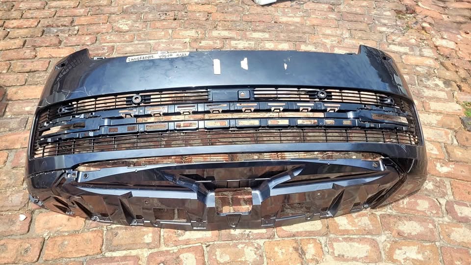 Range Rover Velar Front Bumper - Private Seller Range Rover Velar Front Bumper - Private Seller