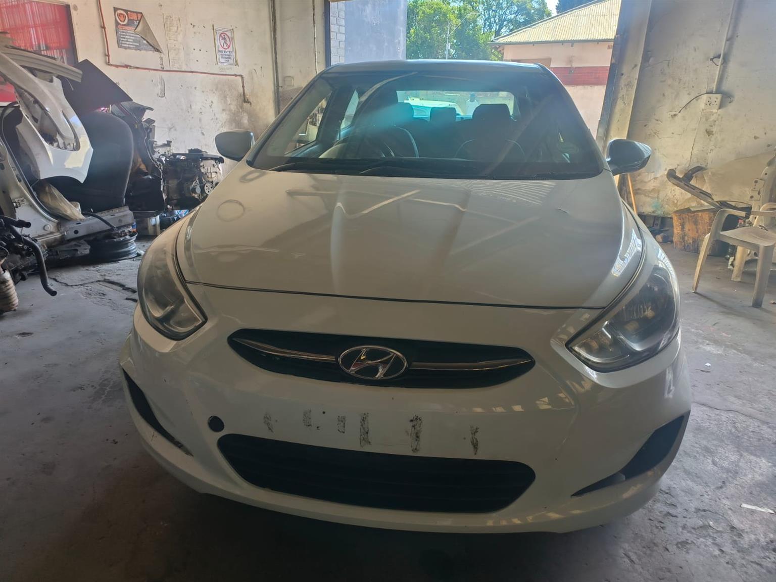 2016 Hyundai Accent 1.6 Fluid sedan #Stripping