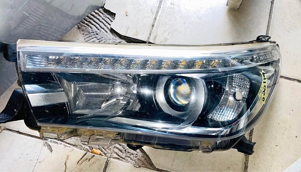Toyota Hilux GD6 LED headlight - Private Seller Toyota Hilux GD6 LED headlight - Private Seller