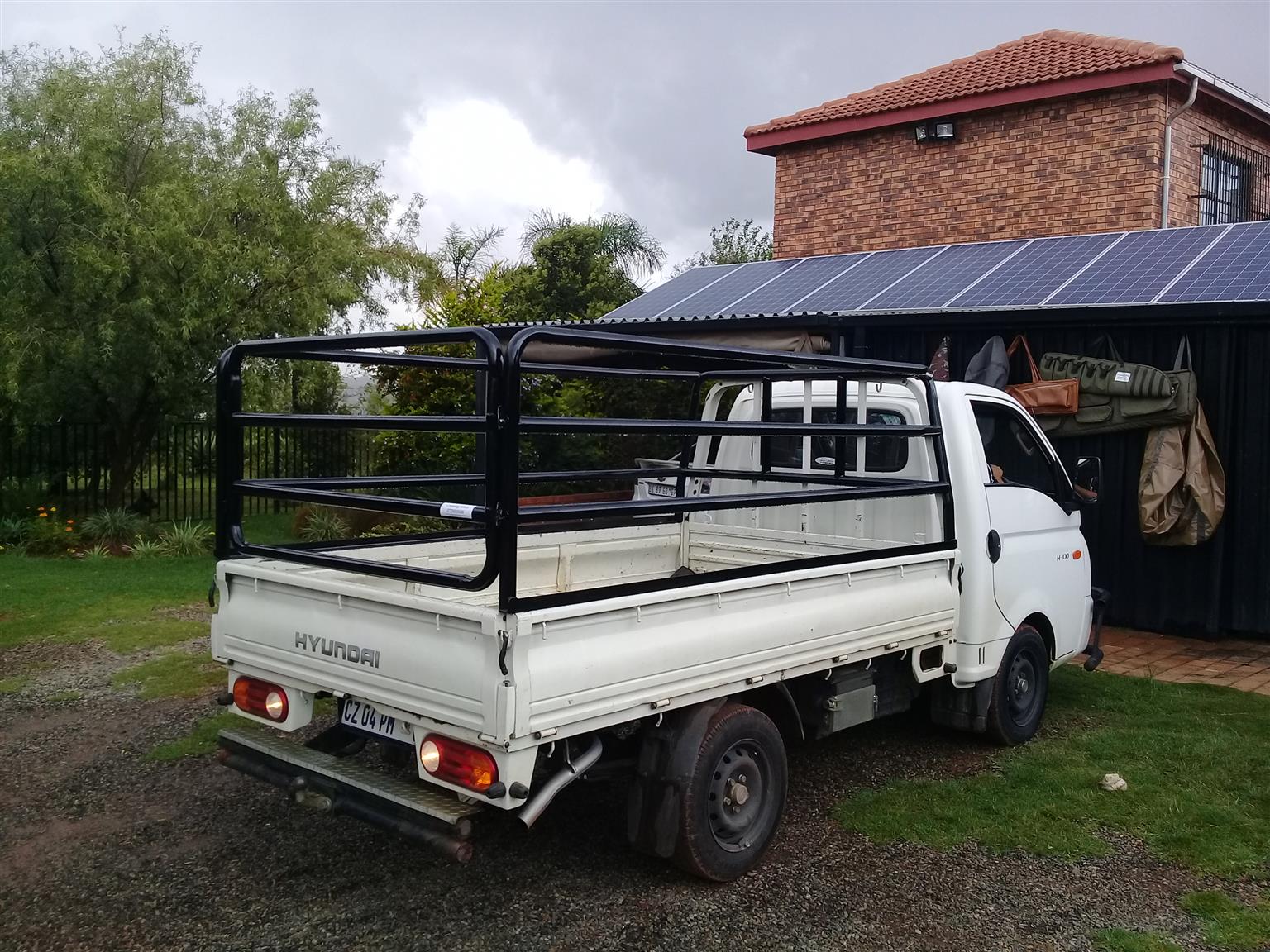 Hyundai cattle rails - Private Seller Hyundai cattle rails - Private Seller