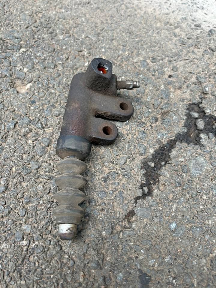 Mazda 626 Clutch Slave Cylinder Available Call or WhatsApp - Private Seller Mazda 626 Clutch Slave Cylinder Available Call or WhatsApp - Private Seller