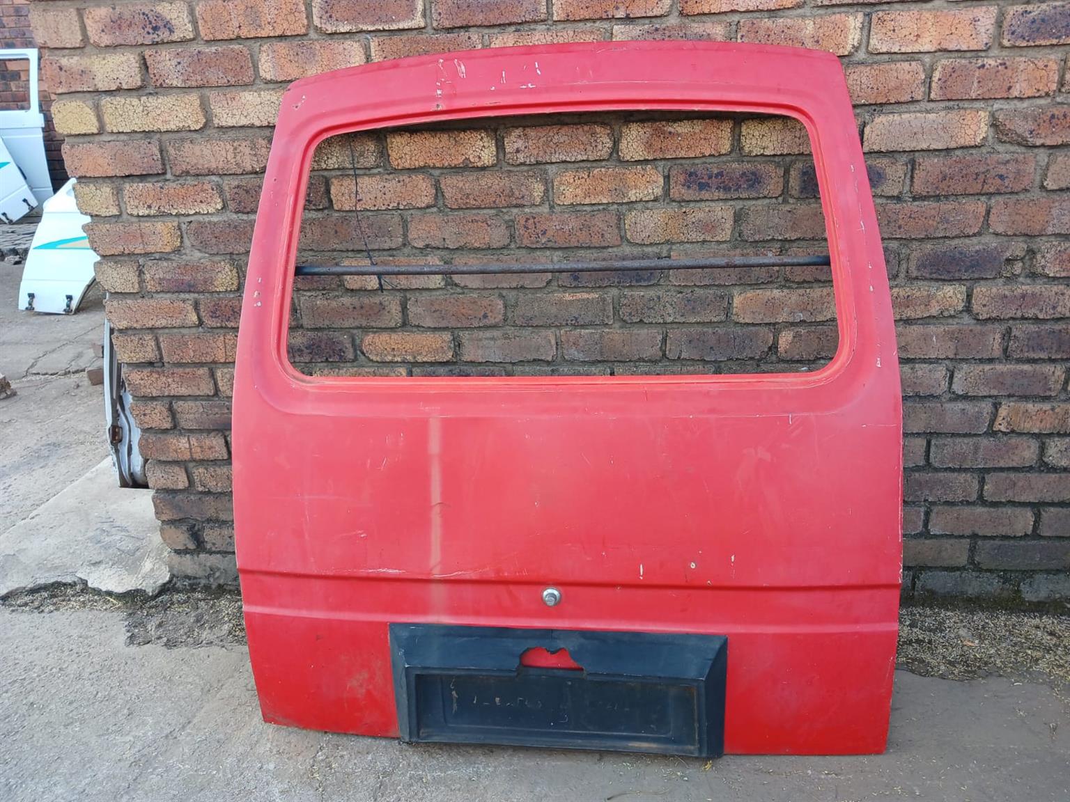 NISSAN E20 TAILGATE DOOR FOR SALE - Private Seller