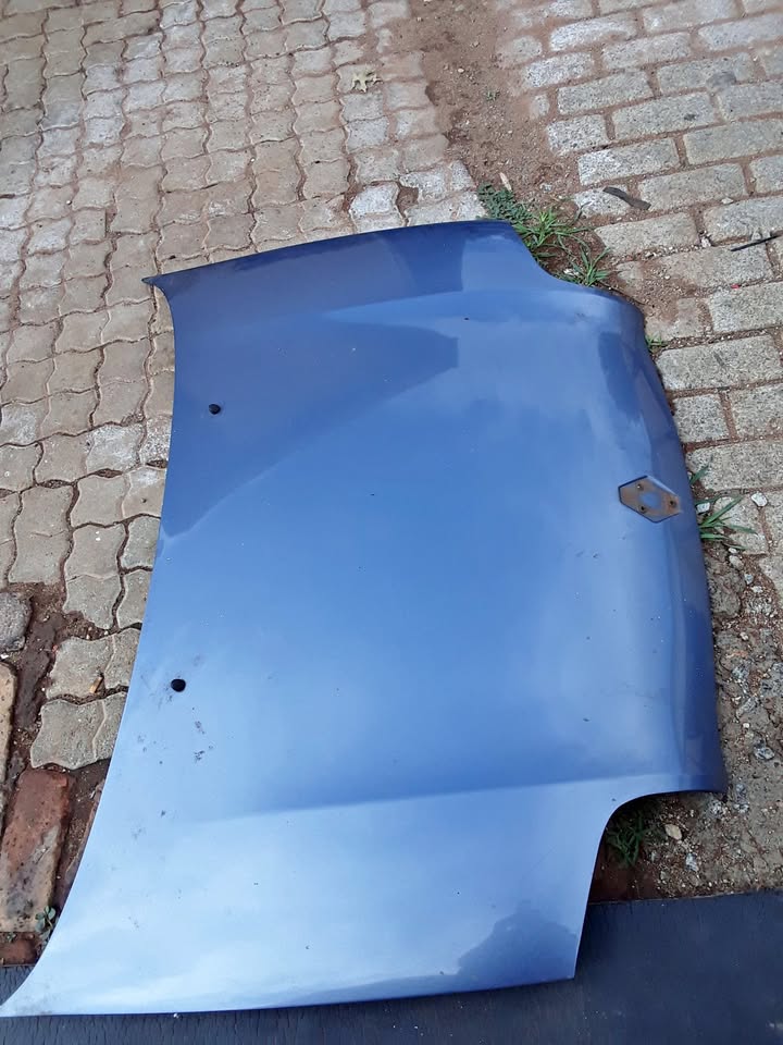 RENAULT CLIO 1 BONNET - Private Seller RENAULT CLIO 1 BONNET - Private Seller