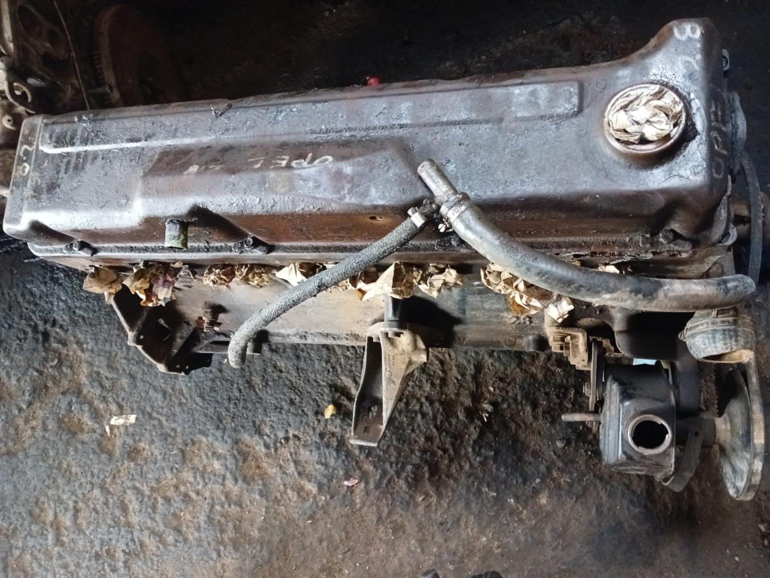 OPEL REKORD 2.8 ENGINE FOR SALE - Private Seller