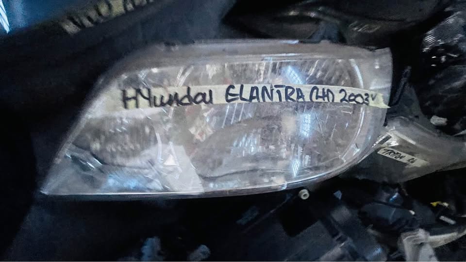 Hyundai Elantra headlight - Private Seller Hyundai Elantra headlight - Private Seller