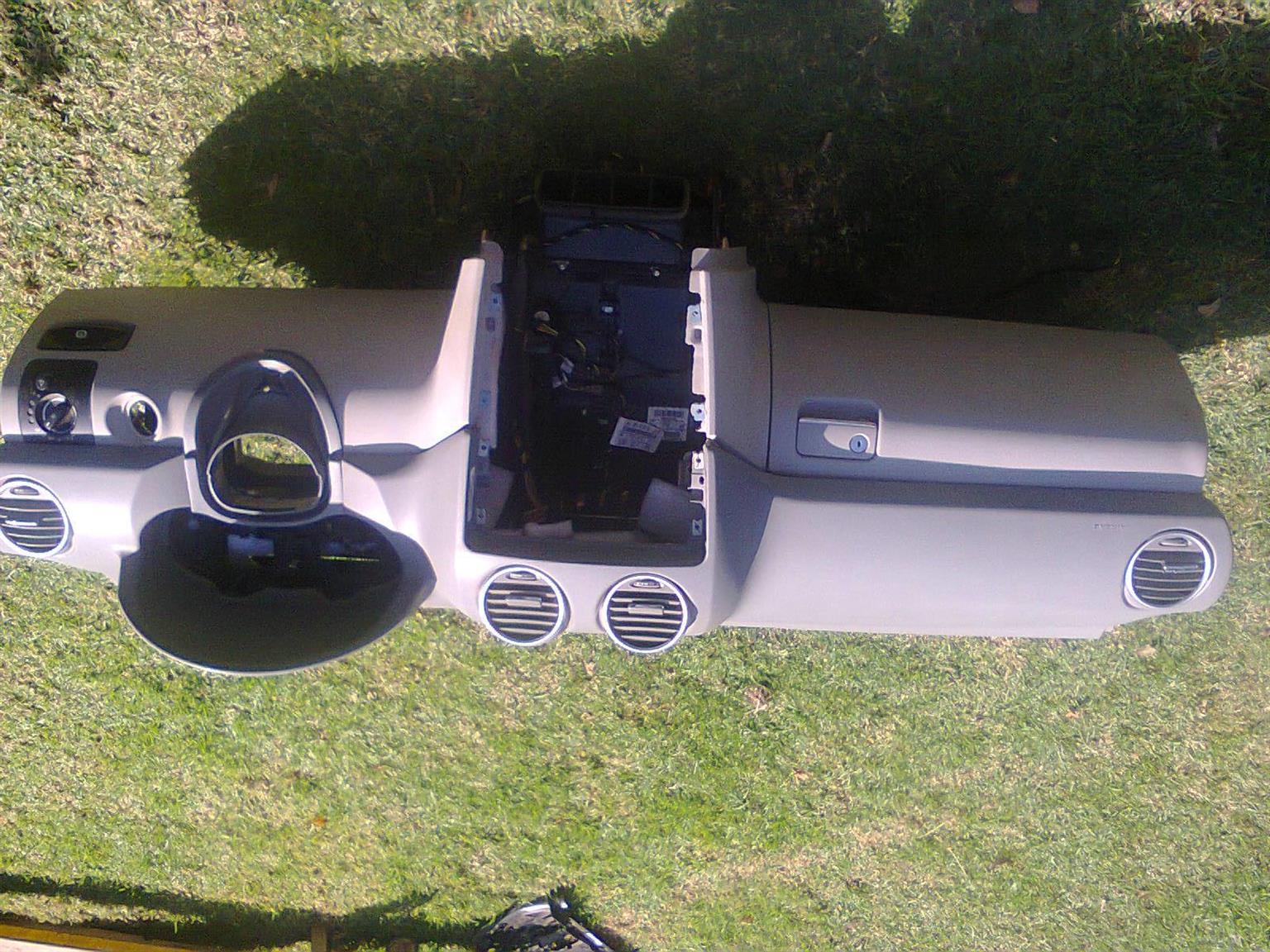 Mercedes Benz ML 164 Complete dashboard with Airbag - Private Seller Mercedes Benz ML 164 Complete dashboard with Airbag - Private Seller