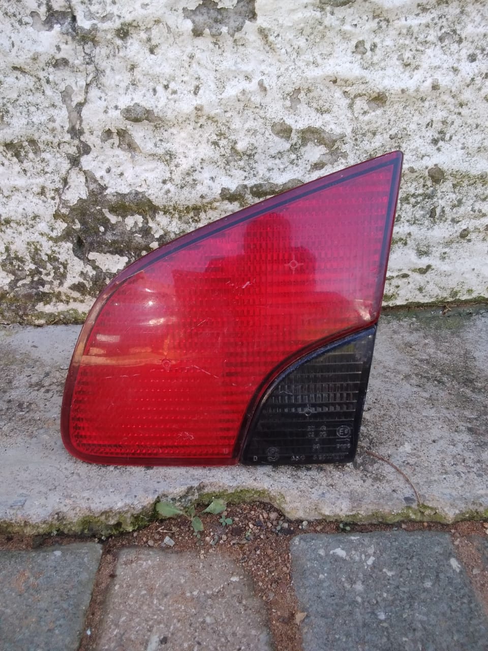 1996-2004 peugeot right side inner taillight - Private Seller