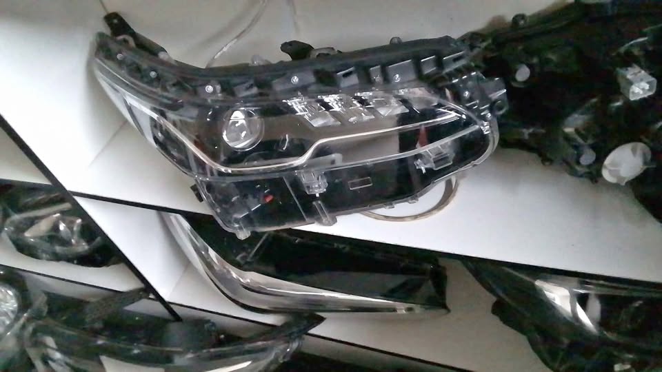 Toyota fortuner headlights - Private Seller Toyota fortuner headlights - Private Seller