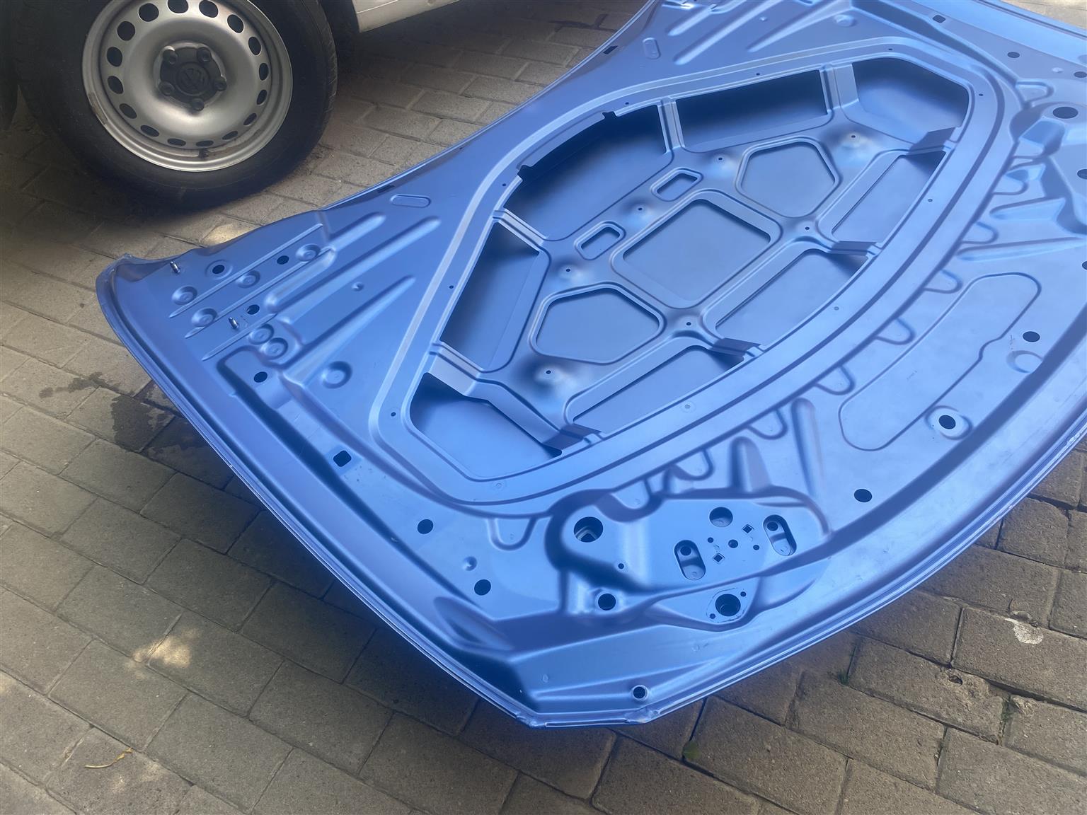 2017 BMW F30 BONNET FOR SALE. IN EXCELLENT CONDITION