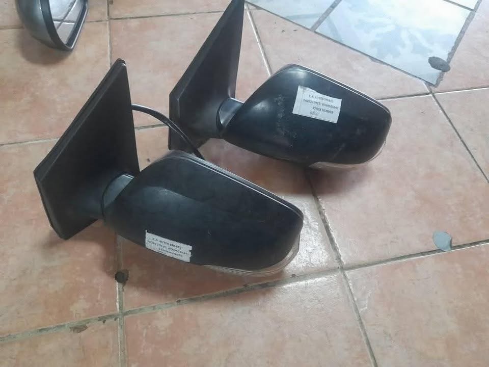 TOYOTA COROLLA PROFESSIONAL SIDE MIRRORSTOYOTA COROLLA PROFESSIONAL SIDE MIRRORS - Private Seller