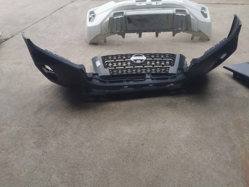 Nissan Navara front bumper and grill - Private Seller Nissan Navara front bumper and grill - Private Seller