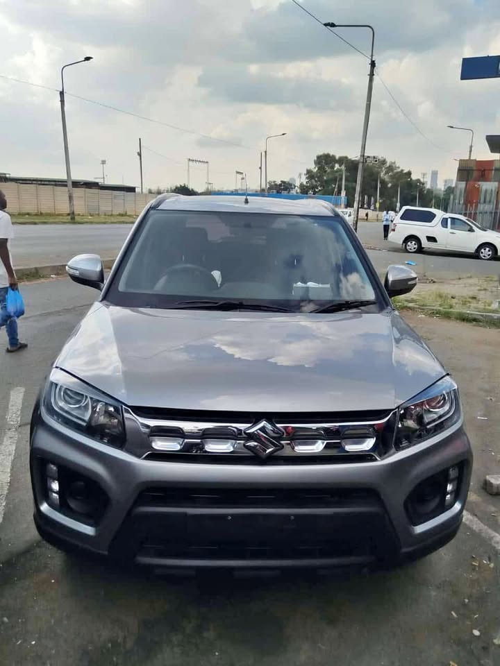 Suzuki grand vitara 2023