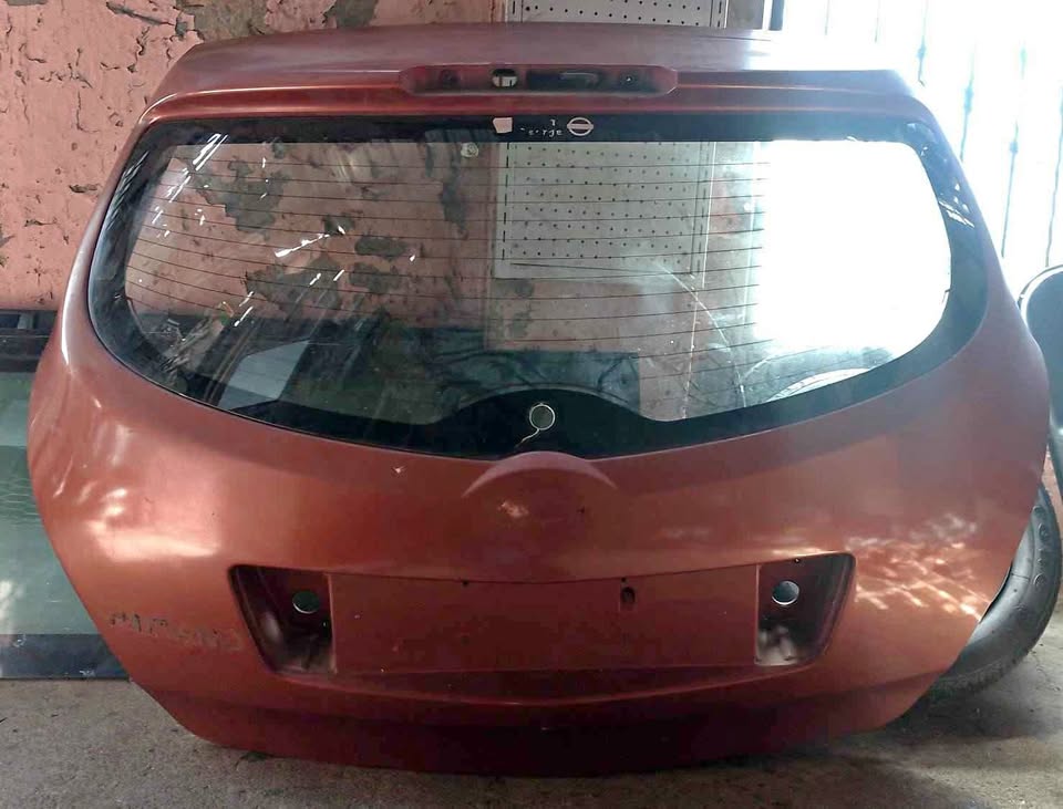Nissan Murano tailgate