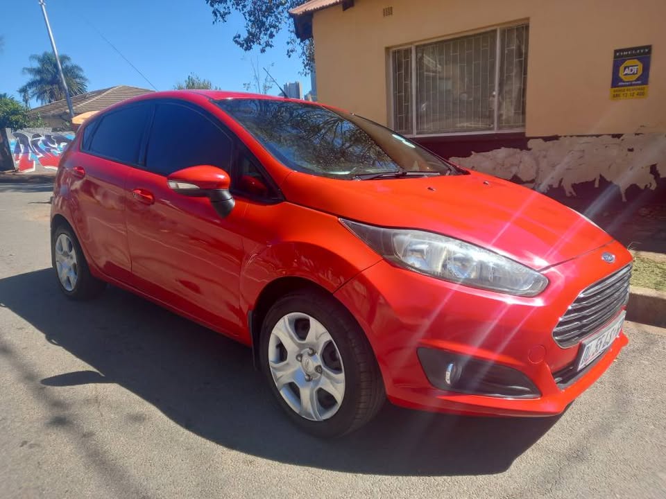 2015 Ford Fiesta Ecoboost 1.0 Petrol, Manual, Red, 91000kms