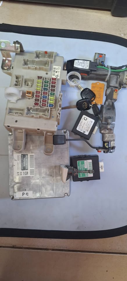 2003-2006 Toyota prado 4.0 V6 Lockset available - Private Seller