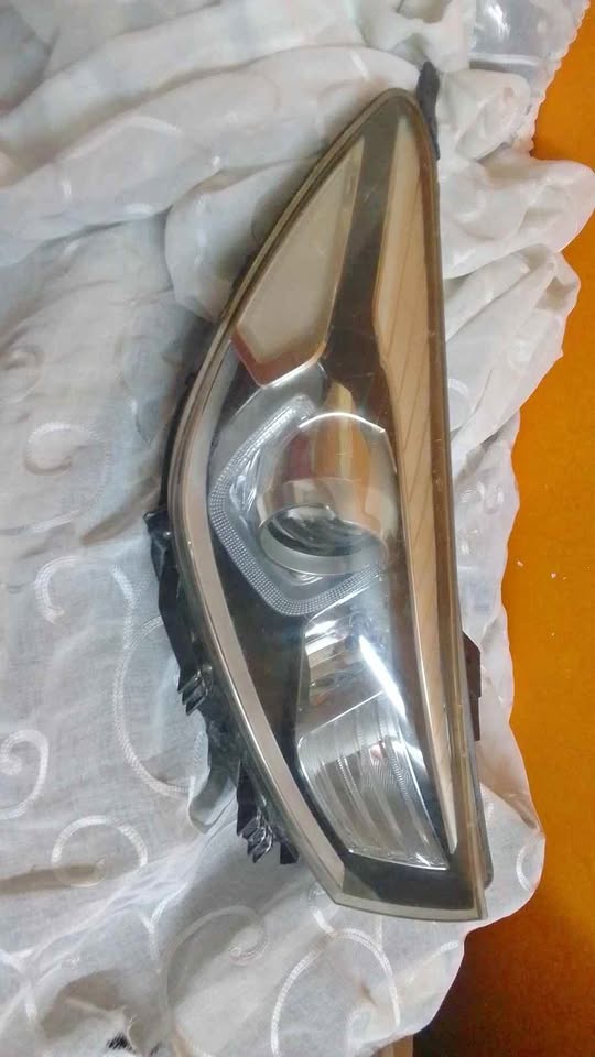 Kia Rio headlight - Private Seller Kia Rio headlight - Private Seller