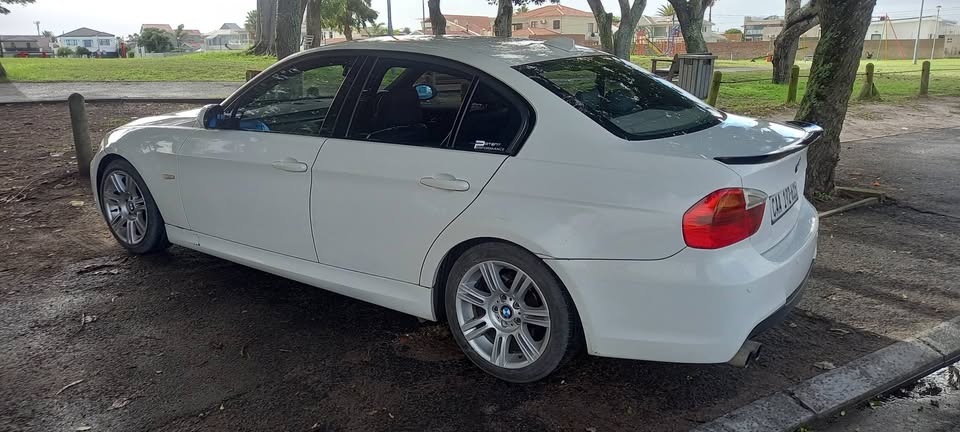 2007 bmw 325i Paddleshift automatic e90 very good condition black leather interior