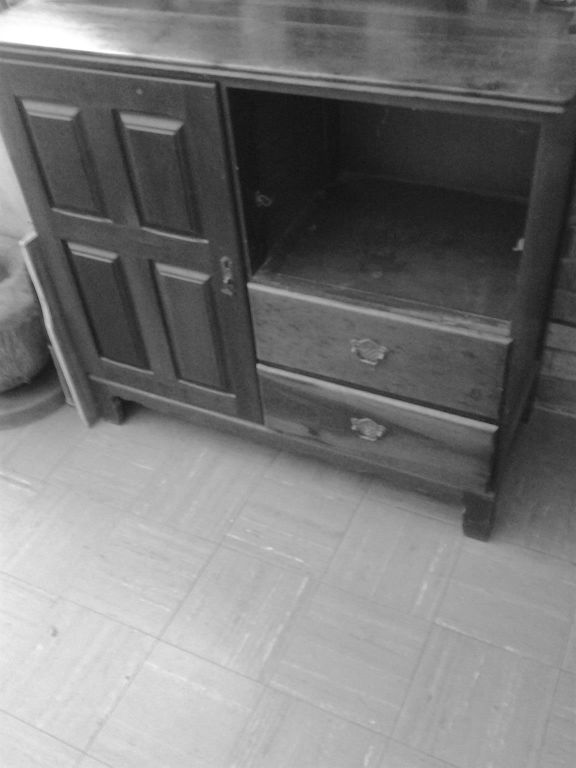 Stink wood Cuboard