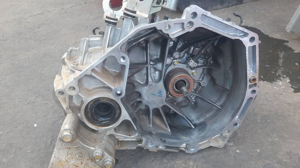 SUZUKI ETIGA GEARBOX AVAILABLE - Private Seller SUZUKI ETIGA GEARBOX AVAILABLE - Private Seller