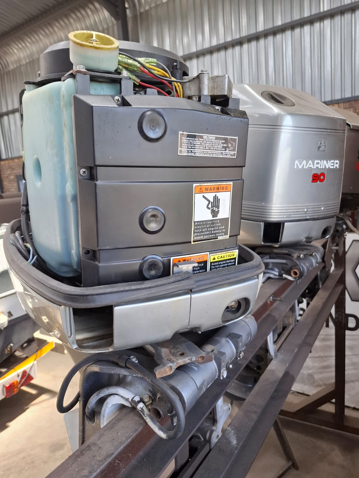 2x 90HP MARINER TRIM AND TILT OUTBOARD MOTORS