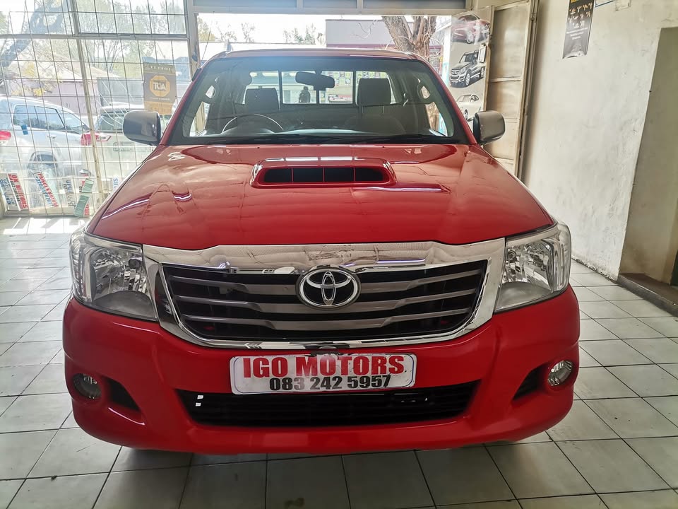 Used Toyota Hilux 3.0D-4D 4x4 Raider - Private Seller Used Toyota Hilux 3.0D-4D 4x4 Raider - Private Seller