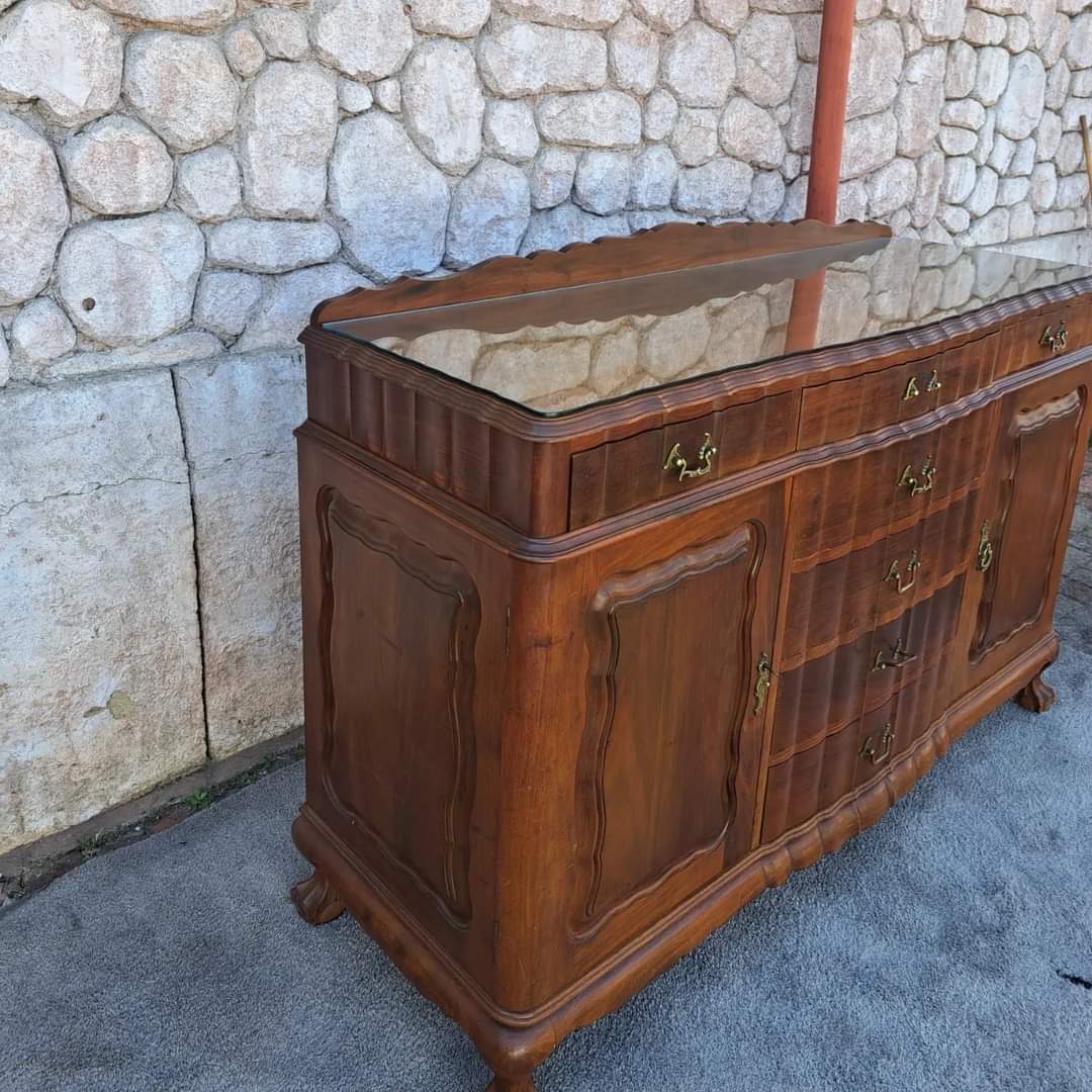 STUNNING IMBUIA DININGROOM SUITE AND DRESSER FOR SALE