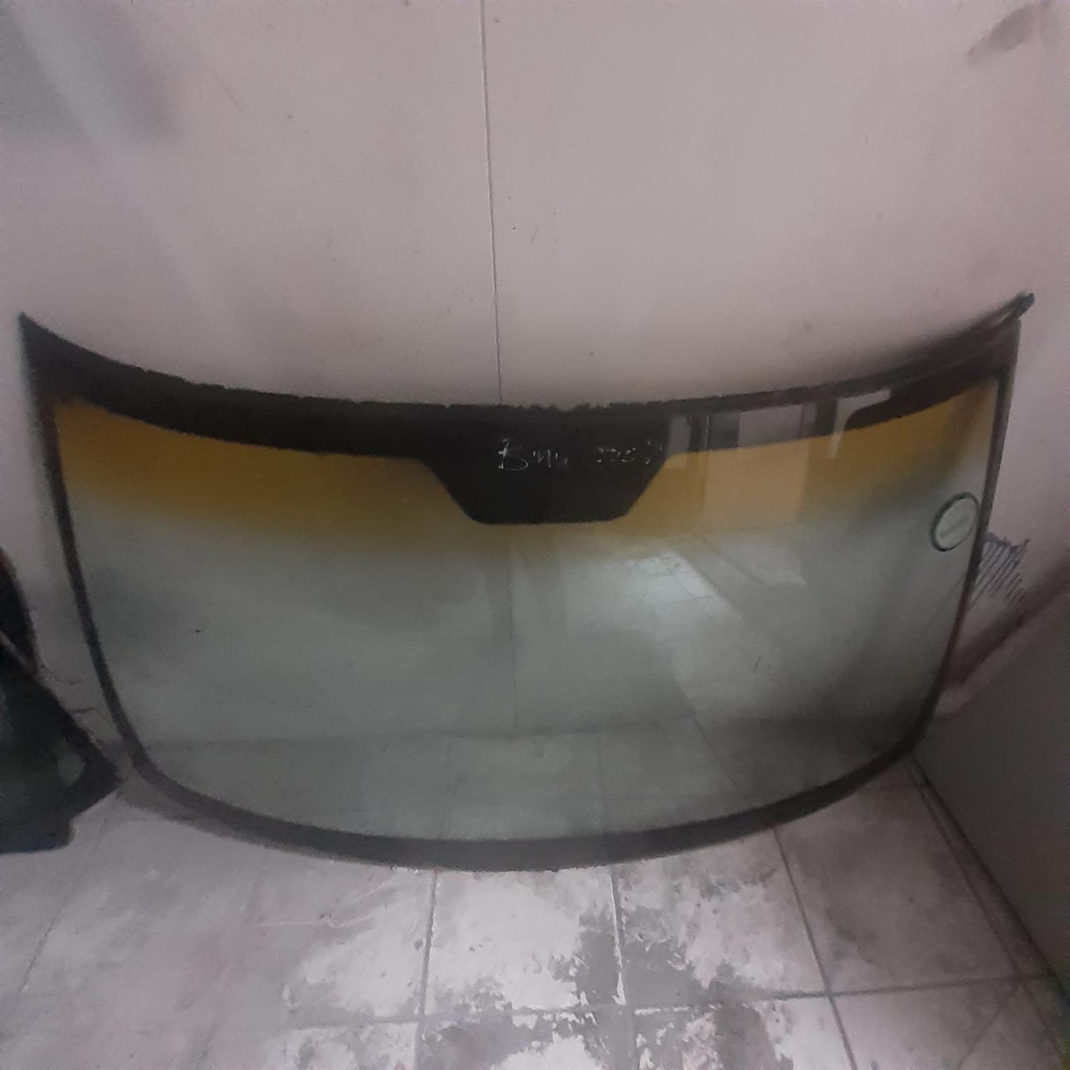 BMW 320D WINDSCREEN FOR SALE (DELIVERY AVAILABLE COUNTRY WIDE) - Private Seller BMW 320D WINDSCREEN FOR SALE (DELIVERY AVAILABLE COUNTRY WIDE) - Private Seller