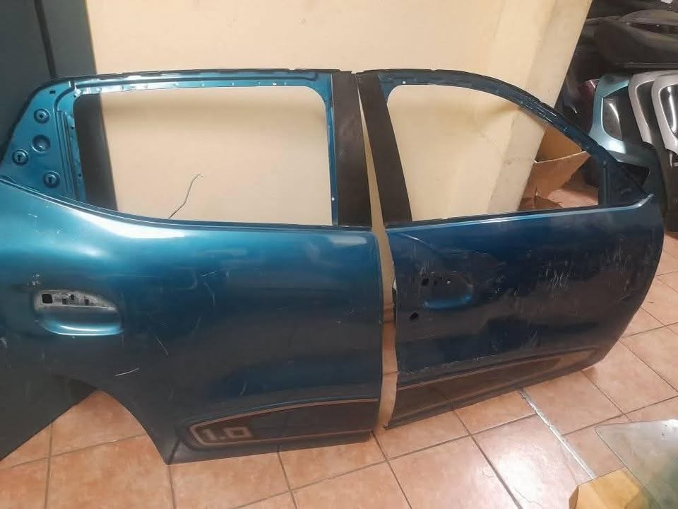 RENAULT KWID DOORS AVAILABLE - Private Seller RENAULT KWID DOORS AVAILABLE - Private Seller