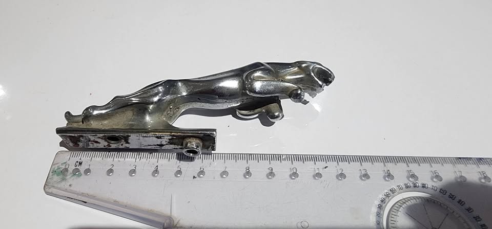 1970 - 1994 XJ6 Jaguar Vintage Leaperd Chrome hood ornament 5 inch - Private Seller 1970 - 1994 XJ6 Jaguar Vintage Leaperd Chrome hood ornament 5 inch - Private Seller