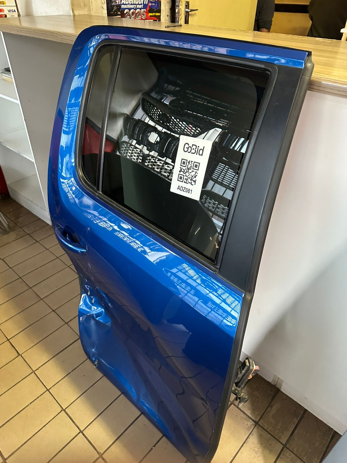 2018 VW AMAROK REAR RIGHT DOOR WITH GLASS AND MECHANISMS ETC FOR SALE - Private Seller