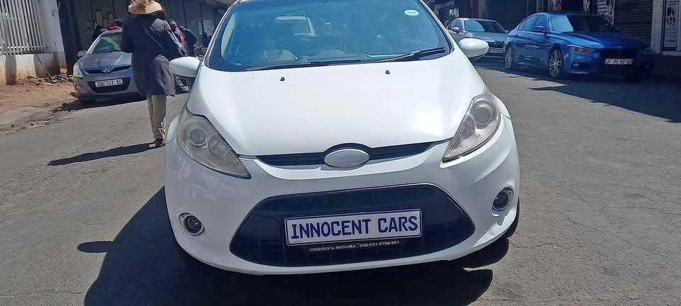 2009 FORD FIESTA 1.6, MANUAL, WHITE  COLOUR, 95000KM
