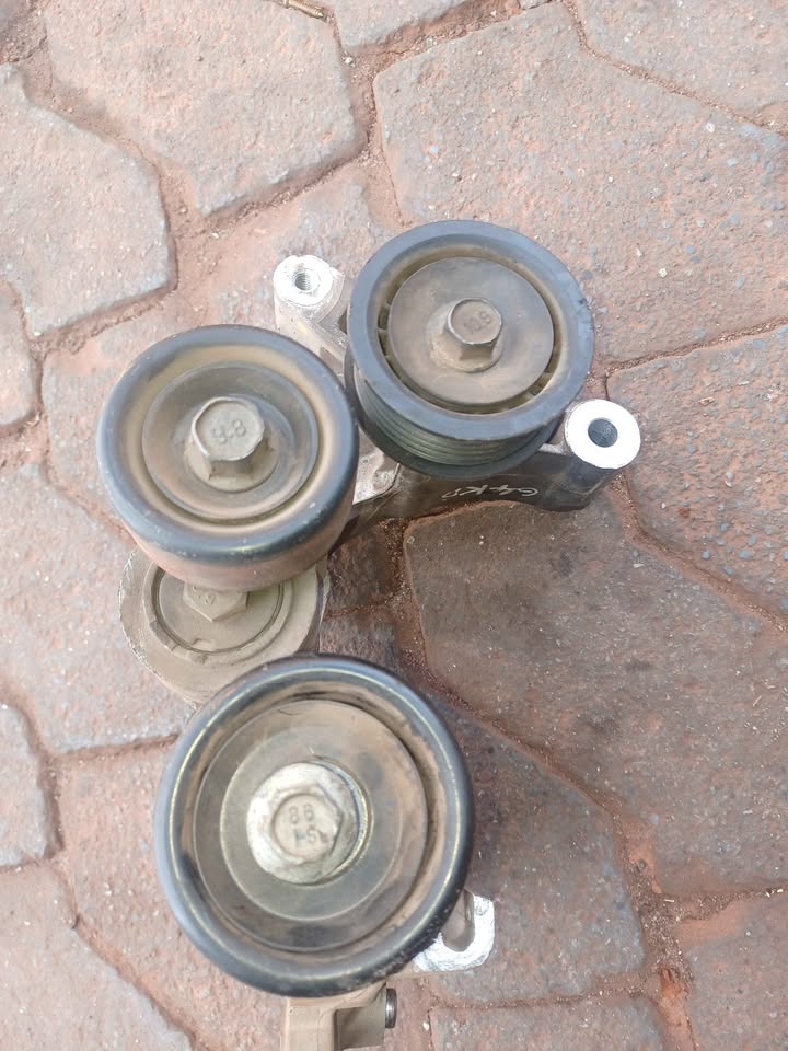 Hyundai ix35 Alternator Bracket or Sale - Private Seller