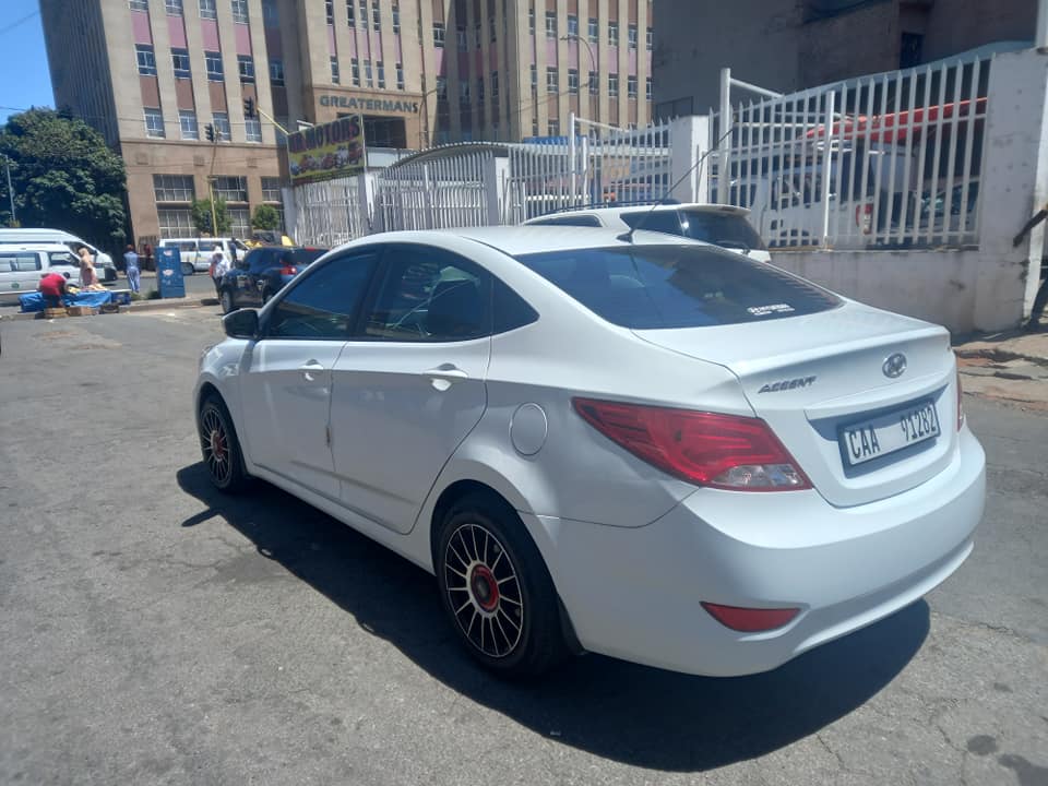 2020 HYUNDAI ACCENT 1.6 PETROL, MANUAL TRANSMISSION, WHITE COLOUR