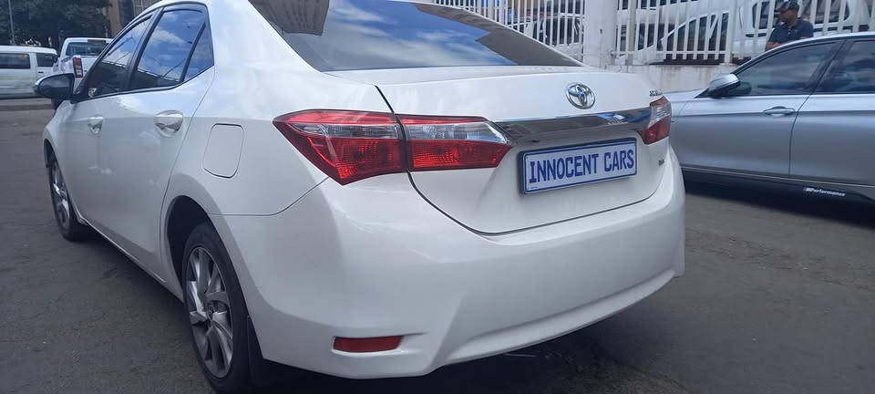 2017 TOYOTA COROLLA PRESTIGE 1.6 PETROL, MANUAL, WHITE COLOUR