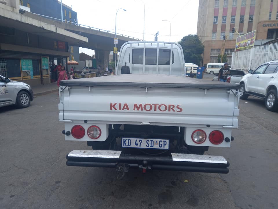 2013 KIA K2700 DIESEL, MANUAL TRANSMISSION, WHITE COLOUR, MILEAGE 95000KM