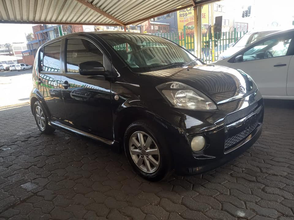 Daihatsu Sirrion 1.3 Manual petrol 2010 Black