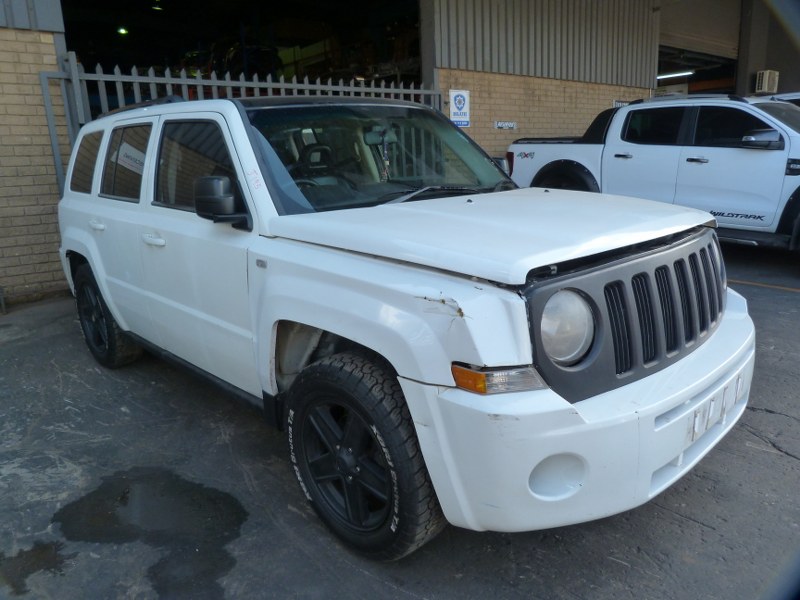 Jeep Patriot 2.4 4X4 Manual White - 2009 STRIPPING FOR SPARES - Private Seller Jeep Patriot 2.4 4X4 Manual White - 2009 STRIPPING FOR SPARES - Private Seller