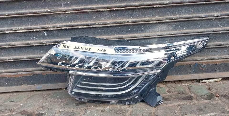 Kia Seltos headlight - Private Seller Kia Seltos headlight - Private Seller