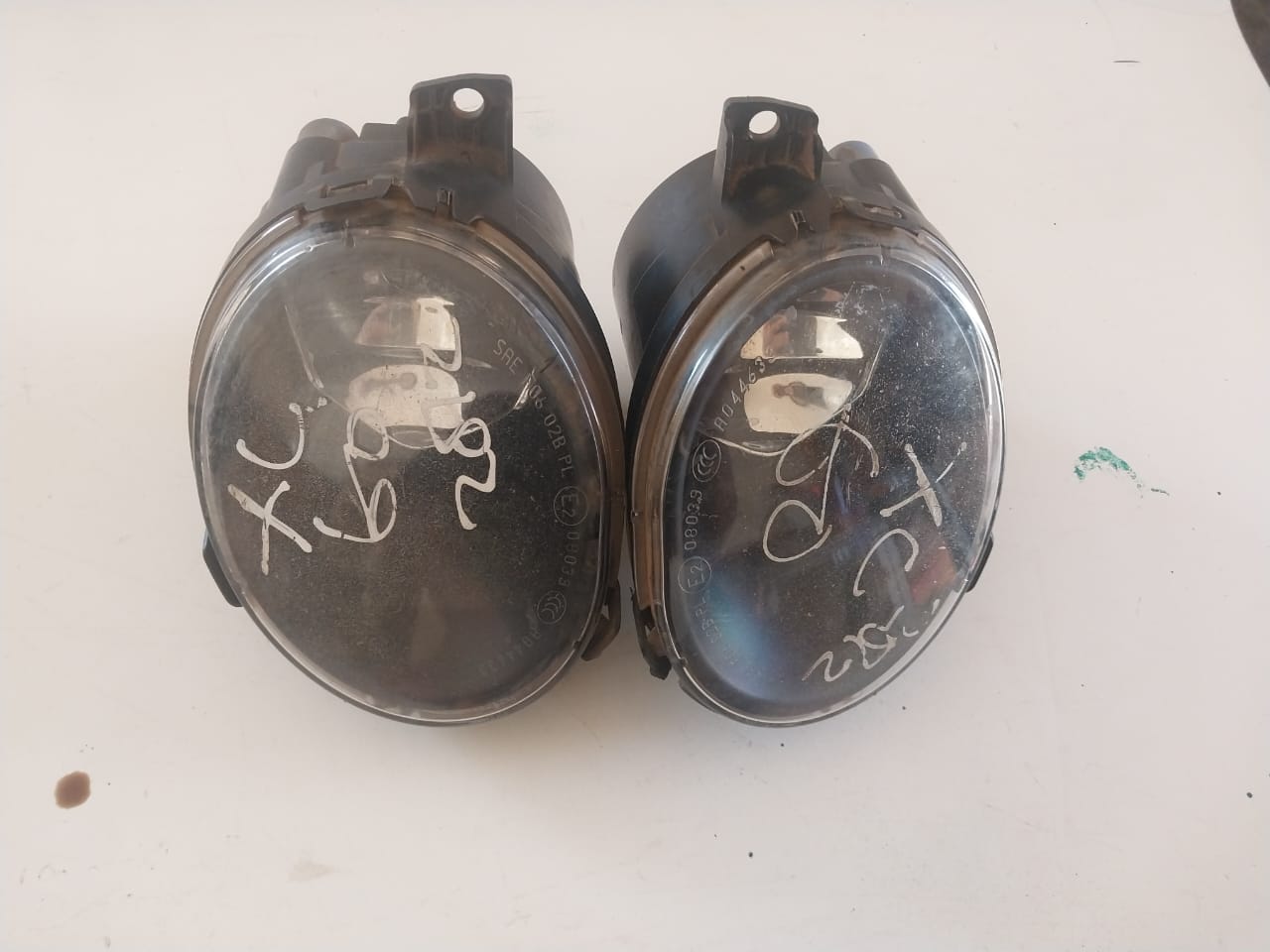 Volvo XC60 T6 2012 left and right foglights for aale - Private Seller