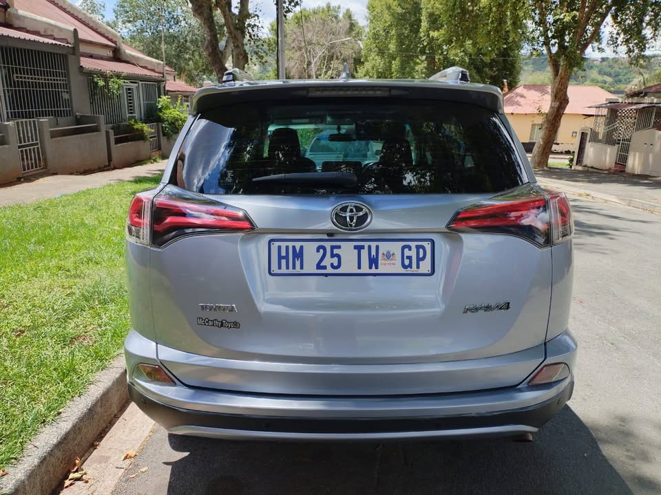 2018 Toyota Rav4. Engine capacity 2.0 petrol. mileage 77000kms Colour silver