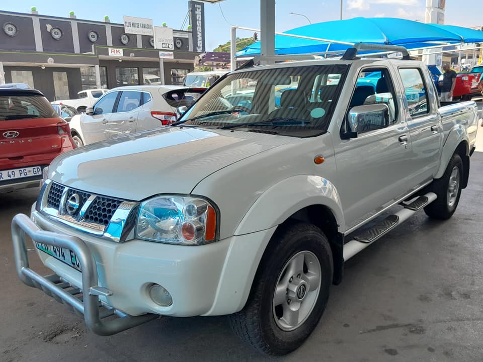 2011 NISSAN NP300 2.4 HARDBODY DOUBLE CAB MANUAL