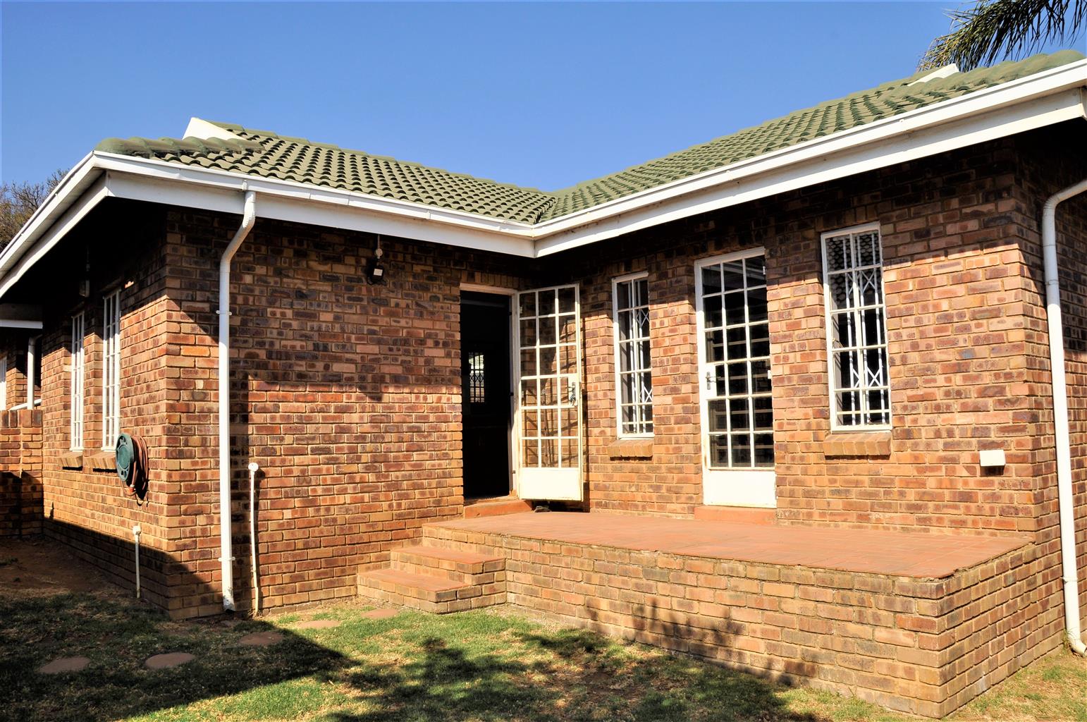 3 Bedroom 2 Bathroom Townhouse To Let In Garsfontein Pretoria East Junk Mail