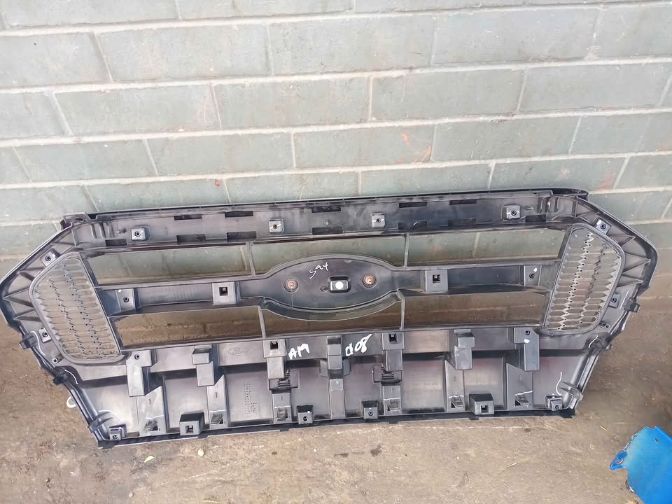 Ford Ranger T7 up grill - Private Seller Ford Ranger T7 up grill - Private Seller