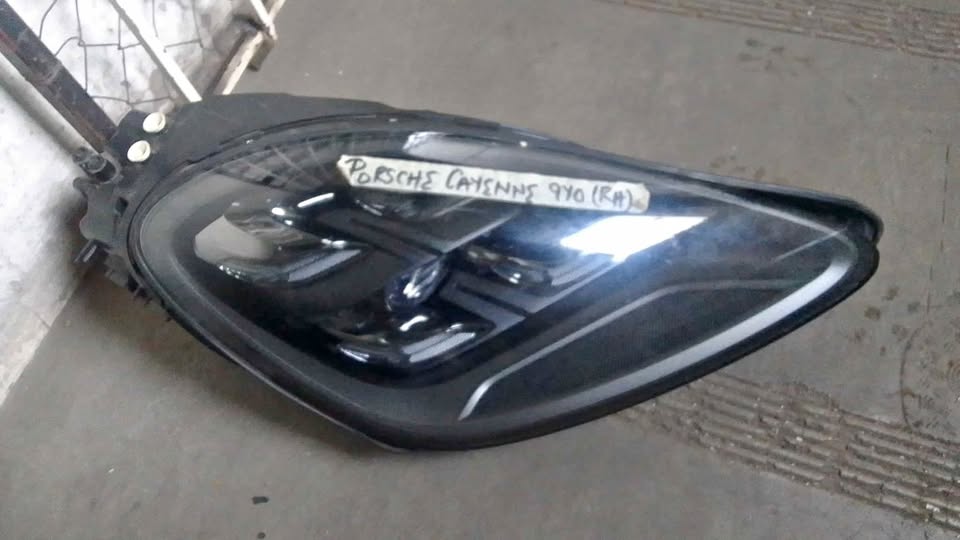 Porsche cayenne headlights - Private Seller Porsche cayenne headlights - Private Seller